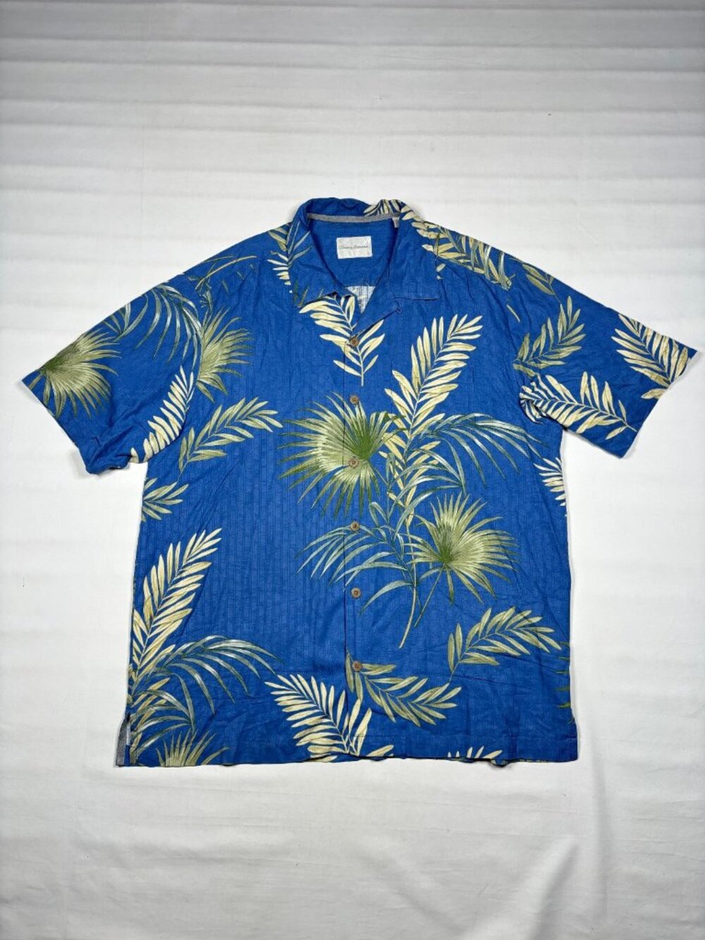 Tommy Bahama 100% Silk Hawaiian Shirt Men's Large L Blue Palm Leaf Tropical